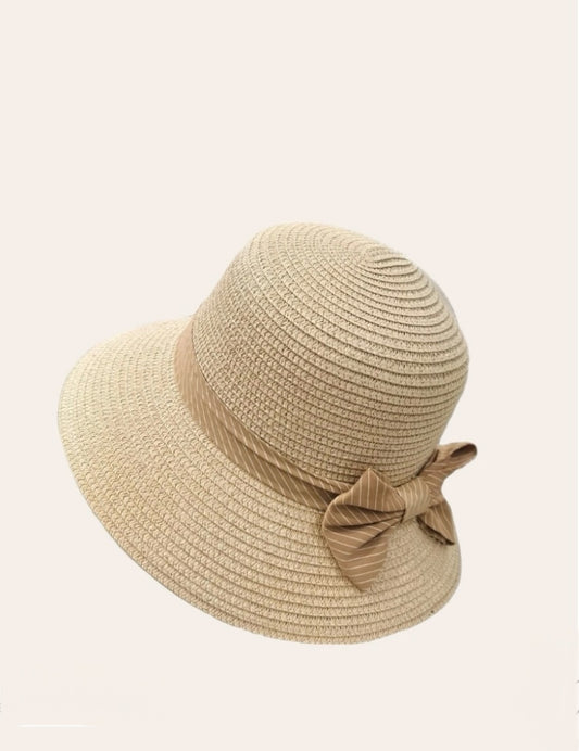 Chapeau de paille avec nœud papillon rayé